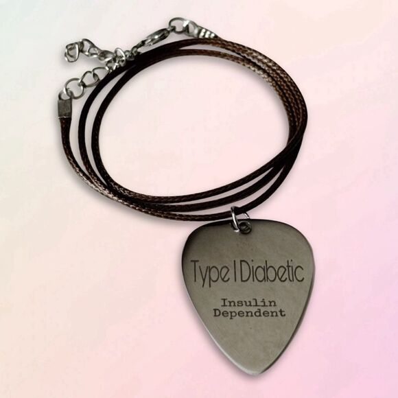 T1D Med Alert, Guitar Pick Charm/Pendant & Necklace Set - Picture 1 of 10
